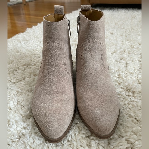 ❌SOLD❌ NINE WEST Low Ankle Boots - Picture 4 of 7